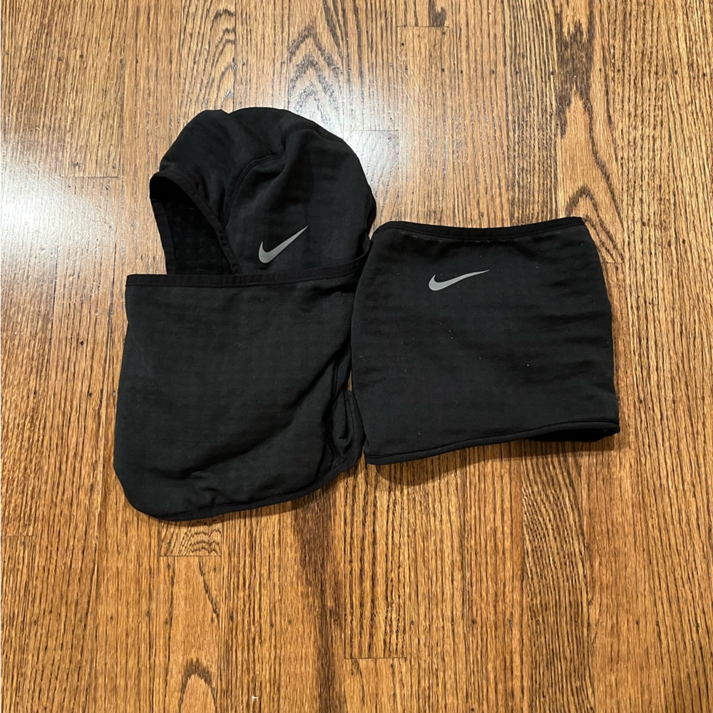 Nike thermal mask one size tried on.